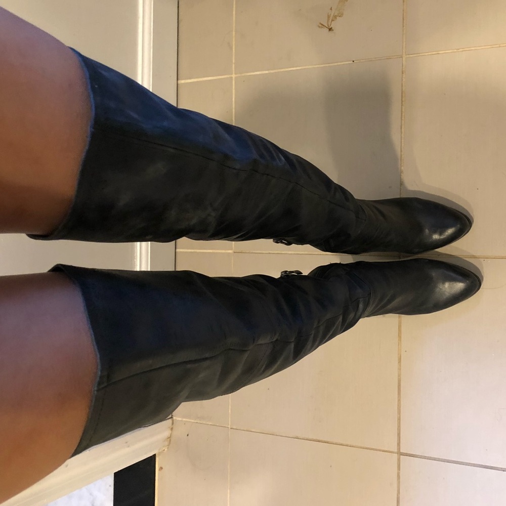 Guess thigh high boots size 6 in black